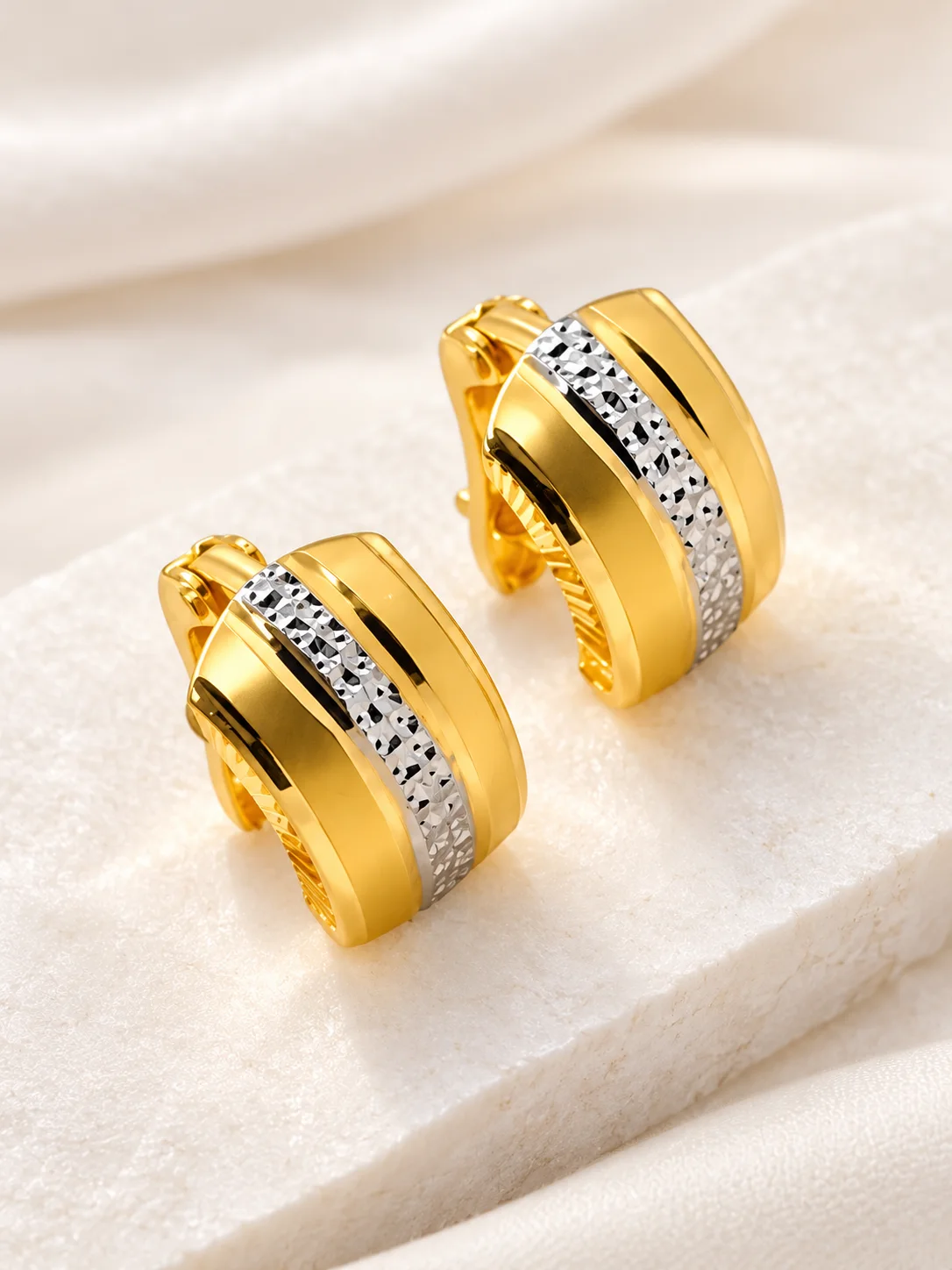 BOMBAY MODEL EAR STUDS