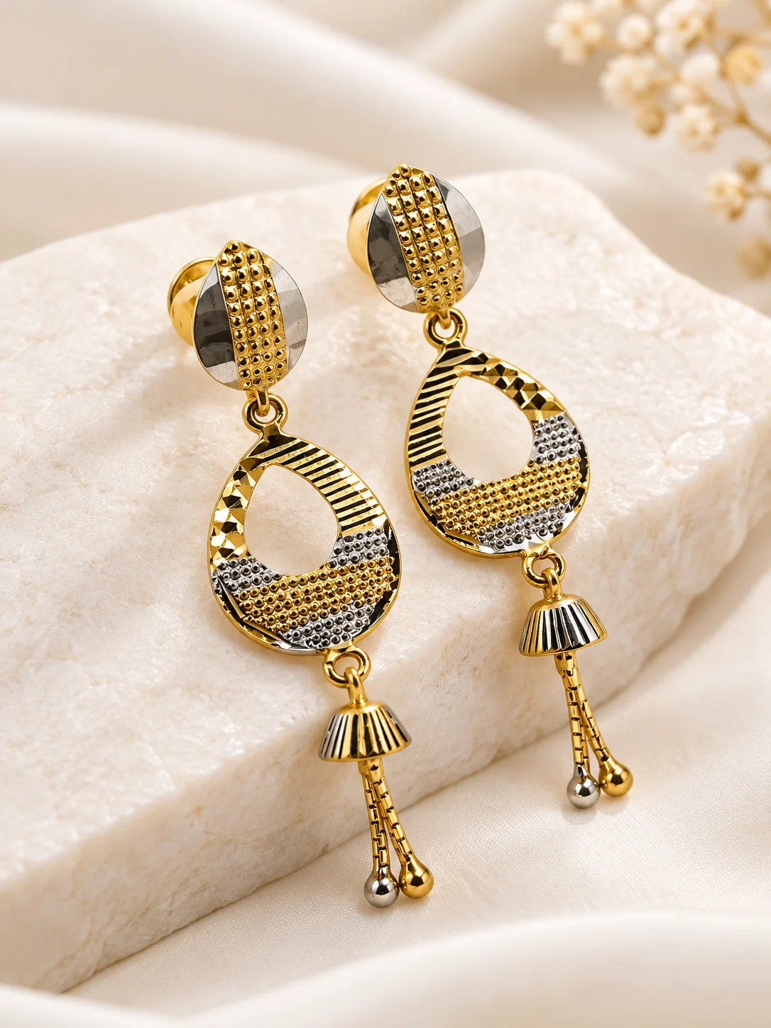 BOMBAY MODEL HANGING EAR DROPS